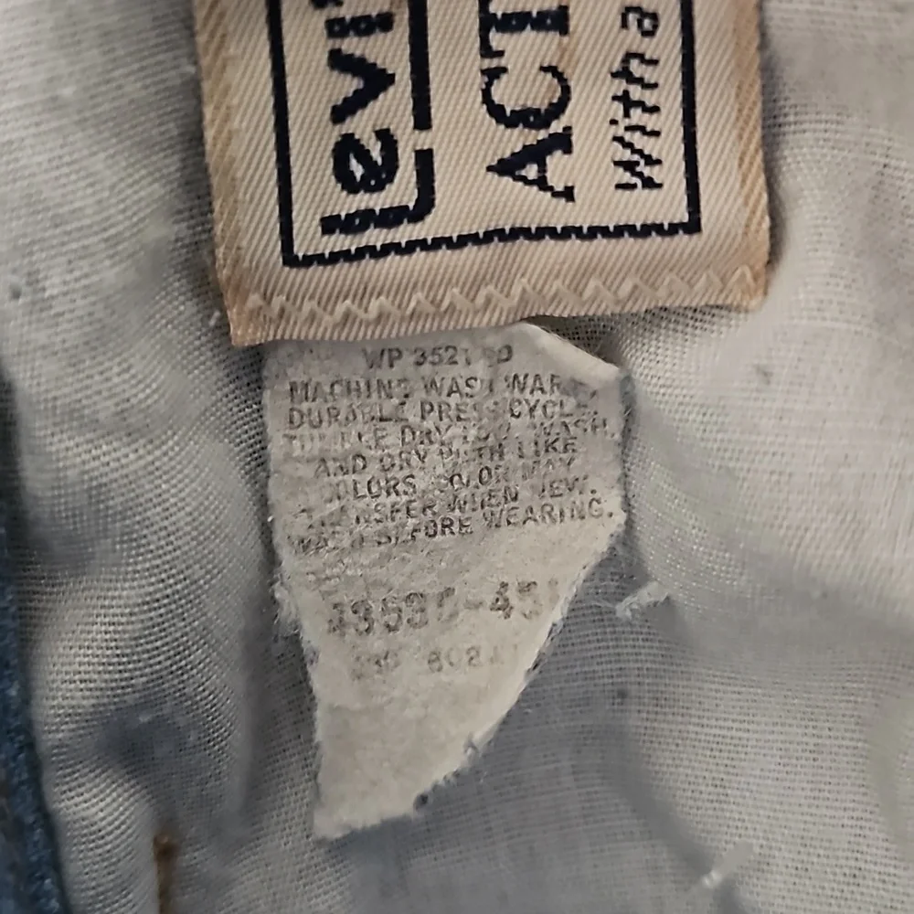 Vintage Levi's 535 Orange Tag.